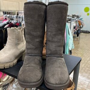 Ugg,6,Brown